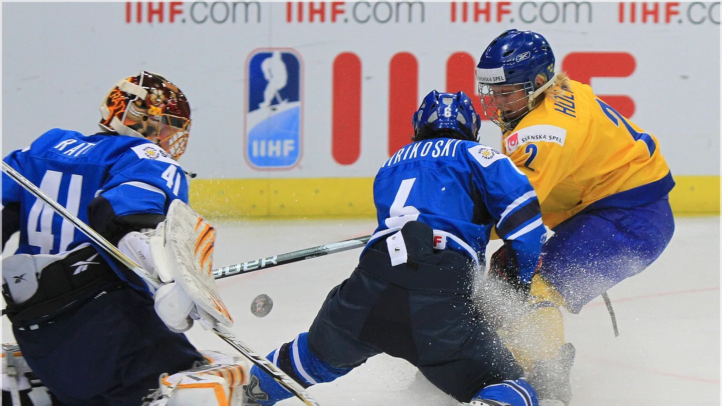 Finland möter Sverige i kvartsfinalen i ishockey-VM för damer 2011.